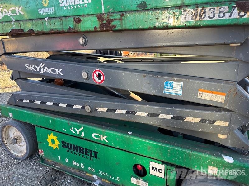 SkyJack SJIII 3220 Electric Scissor Lift Šķerveida pacēlāji