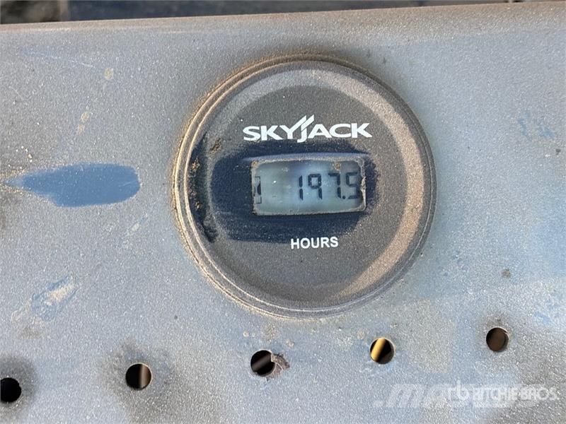 SkyJack SJIII 3220 Electric Scissor Lift Šķerveida pacēlāji