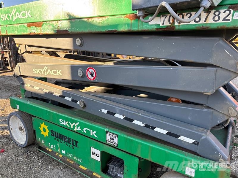 SkyJack SJIII 3220 Electric Scissor Lift Šķerveida pacēlāji