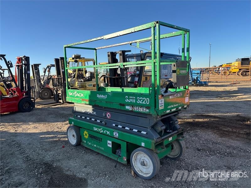 SkyJack SJIII 3220 Electric Scissor Lift Šķerveida pacēlāji
