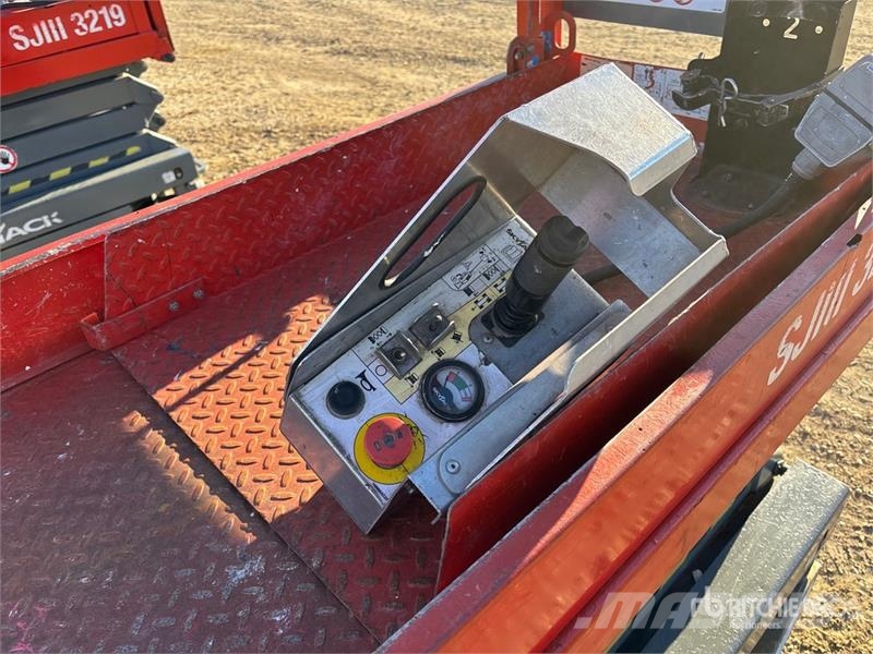 SkyJack SJIII3219 Electric Scissor Lift Šķerveida pacēlāji