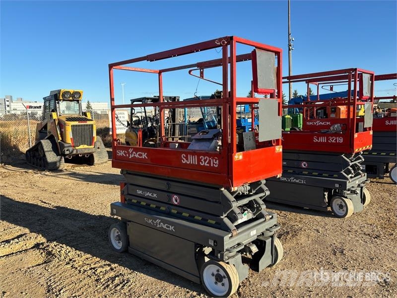 SkyJack SJIII3219 Electric Scissor Lift Šķerveida pacēlāji