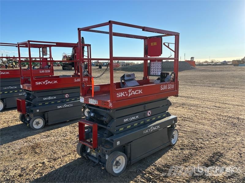 SkyJack SJIII3219 Electric Scissor Lift Šķerveida pacēlāji