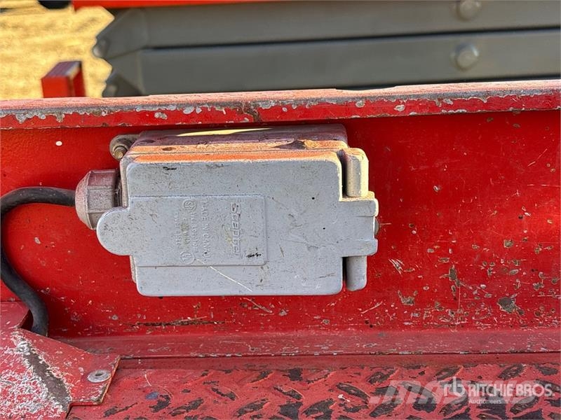 SkyJack SJIII3219 Electric Scissor Lift Šķerveida pacēlāji