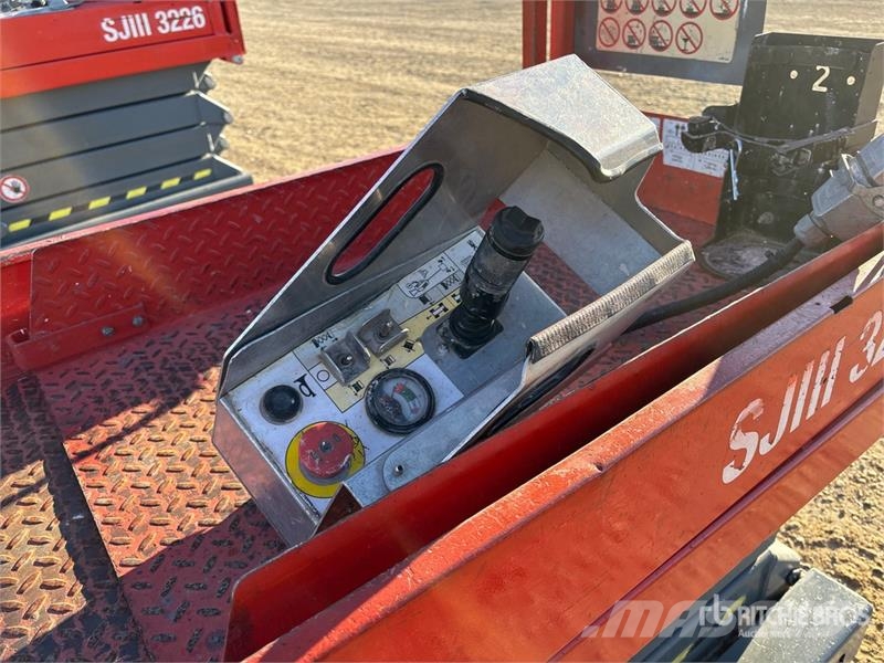 SkyJack SJIII3219 Electric Scissor Lift Šķerveida pacēlāji