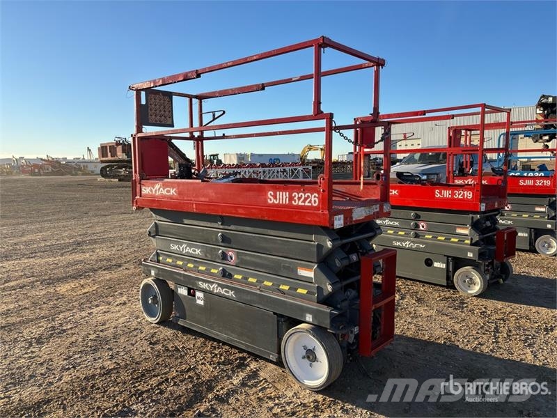 SkyJack SJIII3226 Electric Scissor Lift Šķerveida pacēlāji
