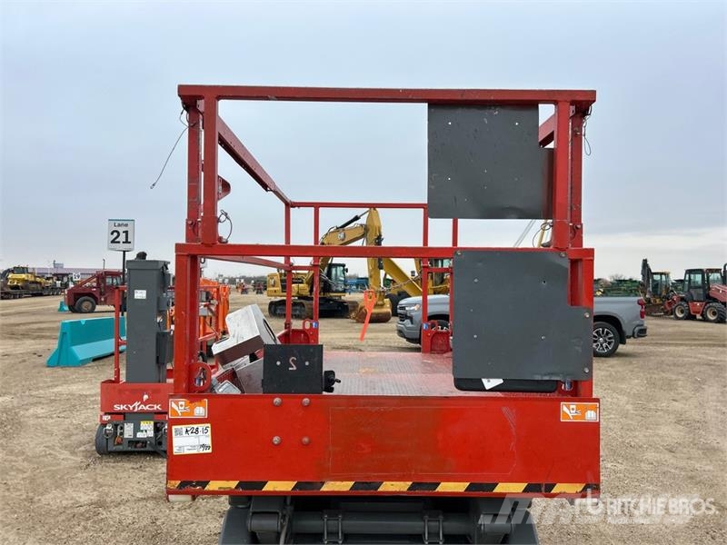 SkyJack SJIII4626 Electric Scissor Lift رافعات مقصية الشكل