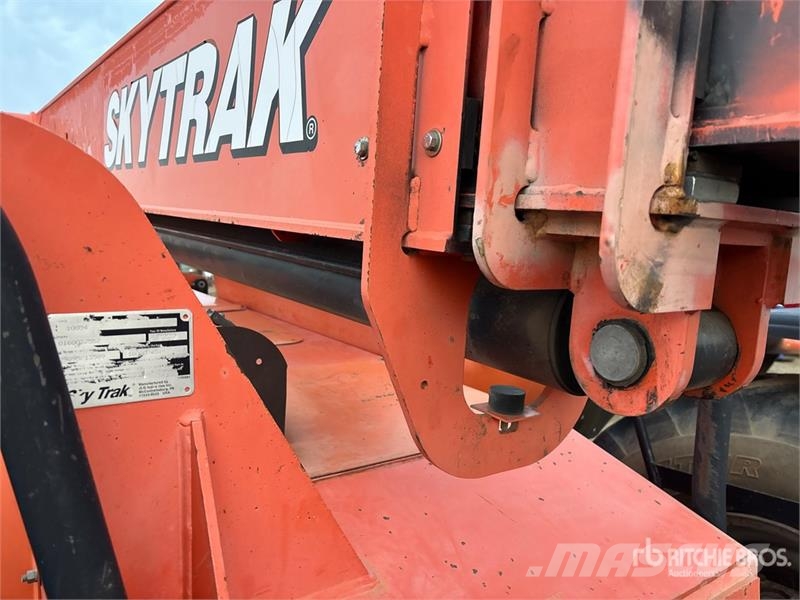 SkyTrak 10054 Kurottajat