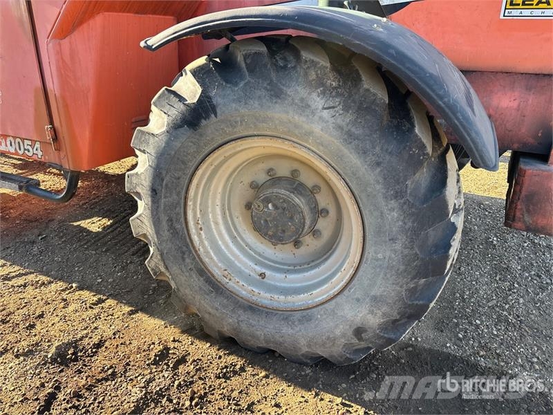 SkyTrak Telehandler Teleskoplader