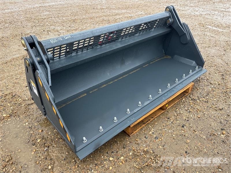Skyway WBCT-4IN1 Multi-Purpose Skid Steer Bucket ( Buckets