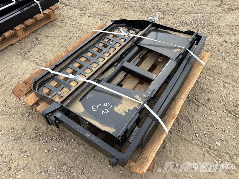 Skyway WSSBF-1150 45 in Skid Steer Forks (Unused) Forche