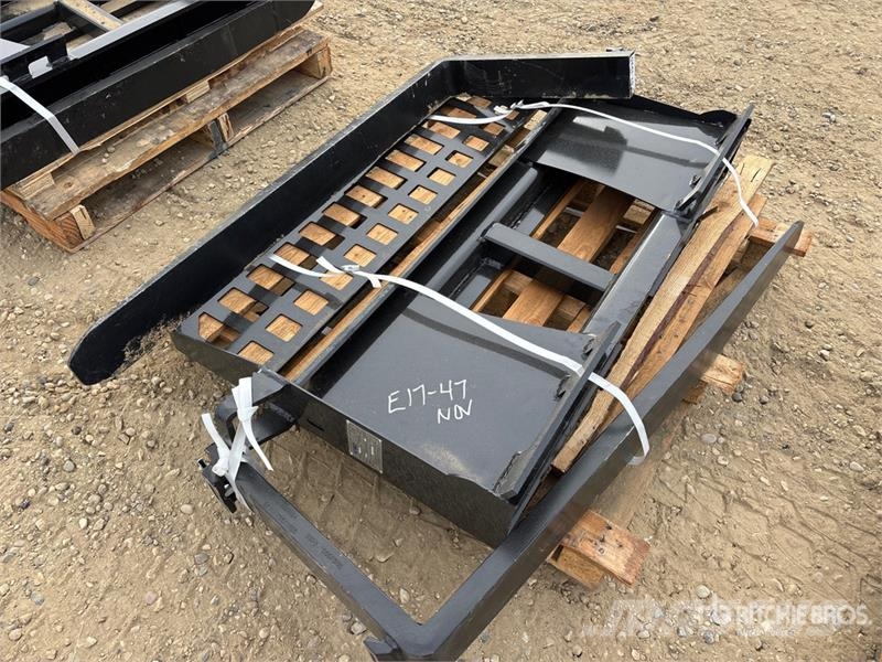  Skyway WSSBF-1150 45 in Skid Steer Forks (Unused) Forche