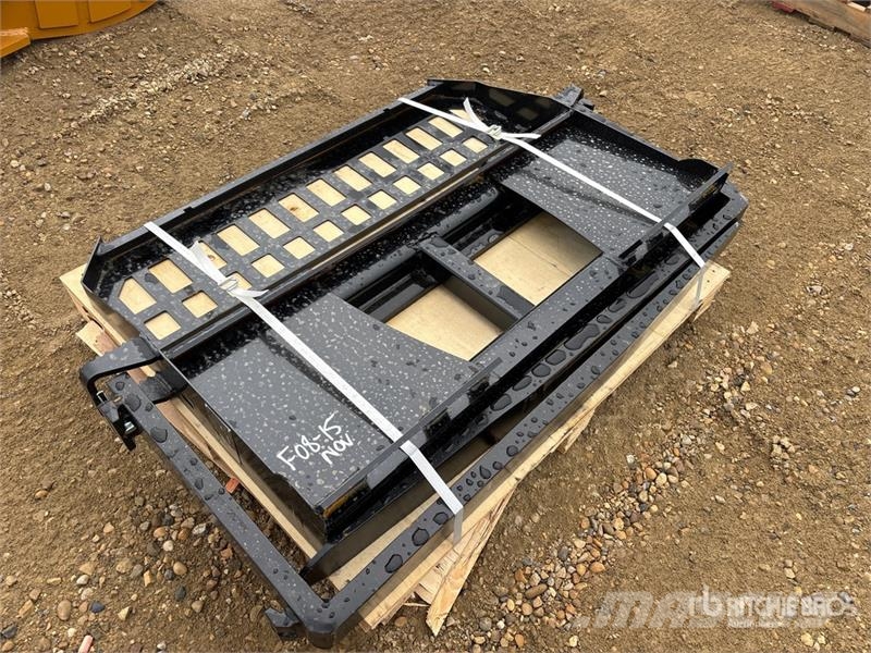 Skyway WSSBF-1150 45 in Skid Steer Forks (Unused) Вили