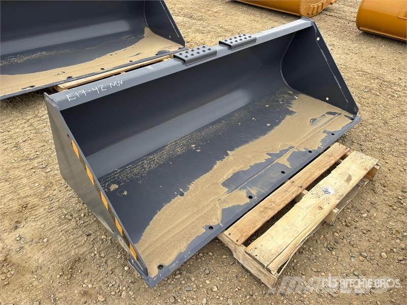  Skyway WSSGB-2000 78 in Skid Steer Bucket (Unused) Cucharones
