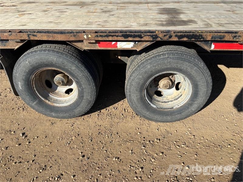 Snake River 30 ft T/A Equipment Trailer Прицепы-Автовозы