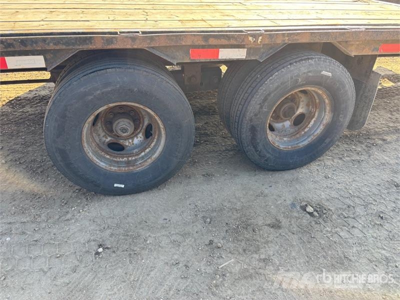 Snake River 30 ft T/A Equipment Trailer Прицепы-Автовозы