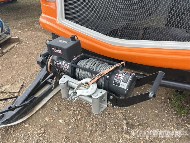Snobear Snocoach Tracked Utility Vehicle Комунални съоражения