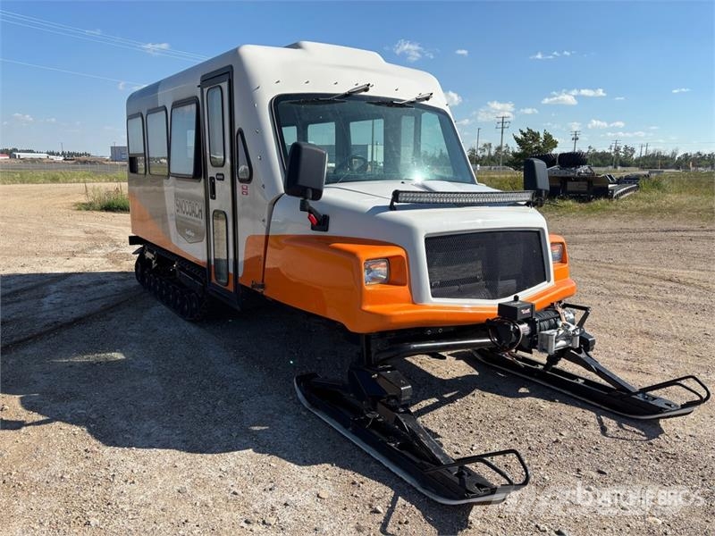 Snobear Snocoach Tracked Utility Vehicle Комунални съоражения
