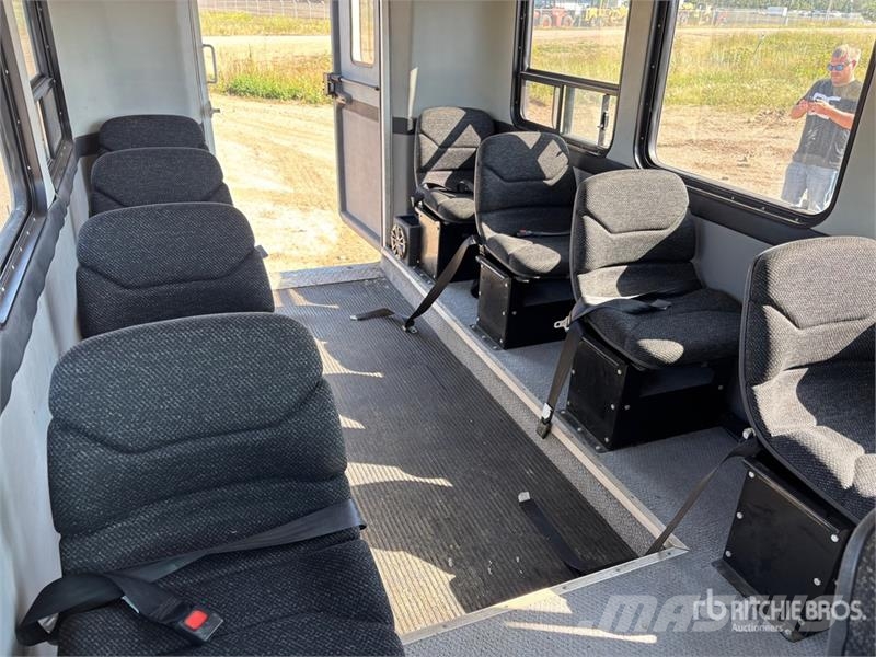 Snobear Snocoach Tracked Utility Vehicle Комунални съоражения