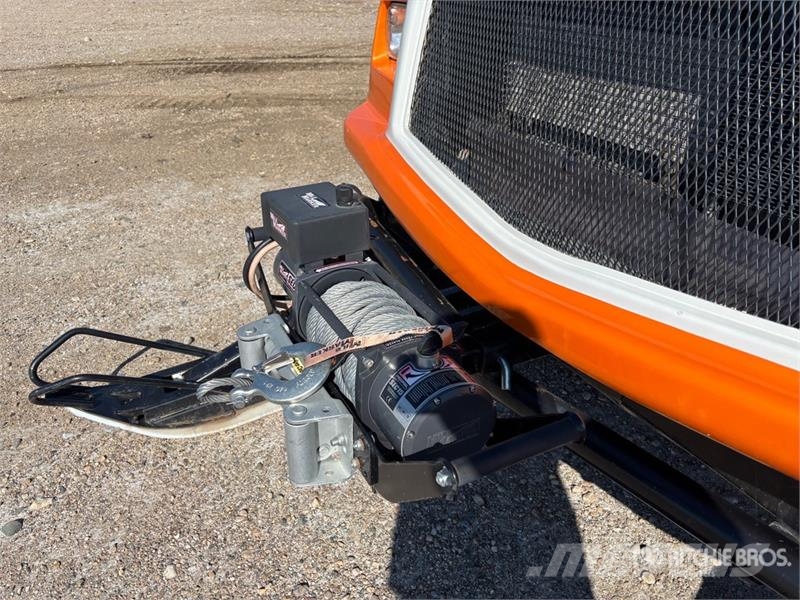 Snobear Snocoach Tracked Utility Vehicle Комунални съоражения