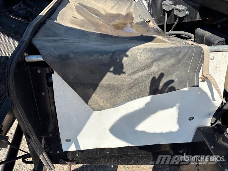 Snobear Snocoach Tracked Utility Vehicle Комунални съоражения