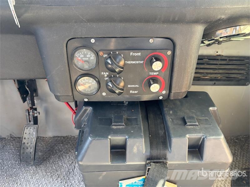 Snobear Snocoach Tracked Utility Vehicle Комунални съоражения