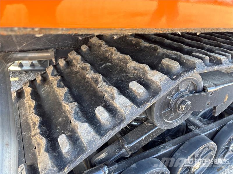 Snobear Snocoach Tracked Utility Vehicle Комунални съоражения
