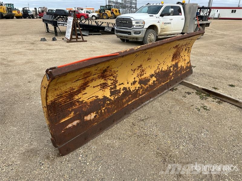 Snow Plow حراثات ونصول الجليد