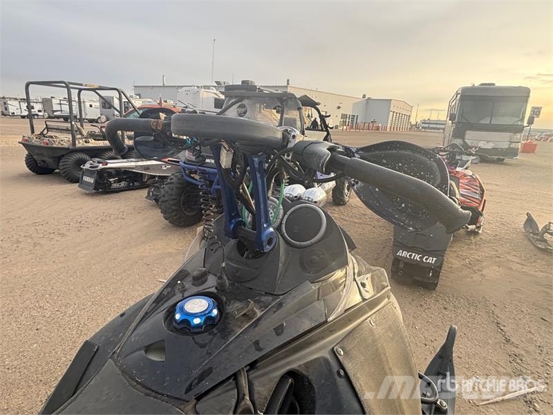 Snowmobile Motoneige