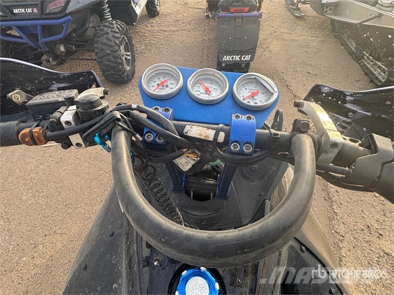 Snowmobile Motoneige