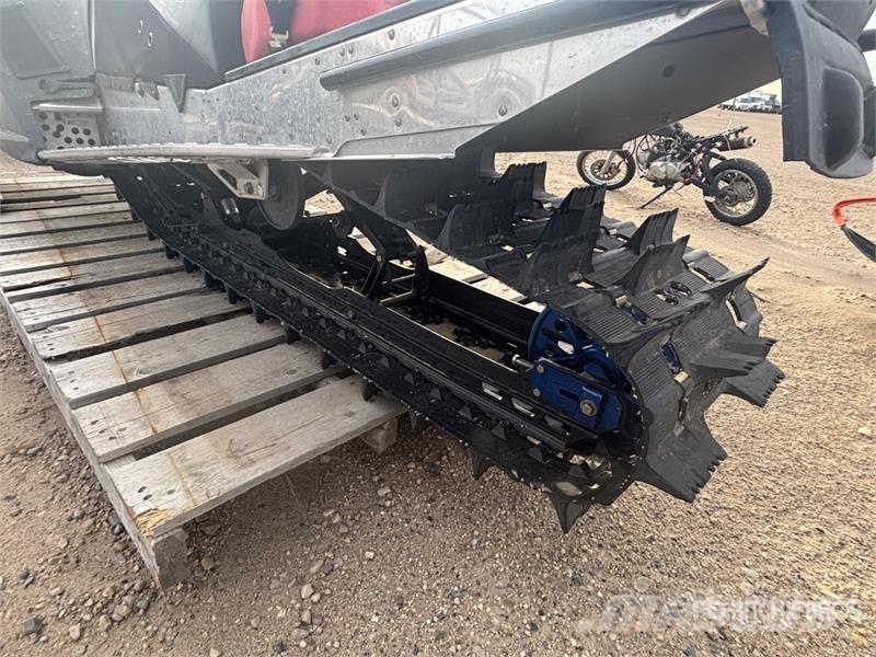 Snowmobile Motoneige