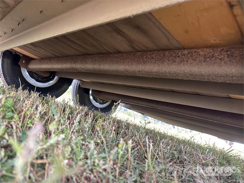  Southland 20 ft T/A Gooseneck Livestock Trailer مقطورات نقل الحيوانات