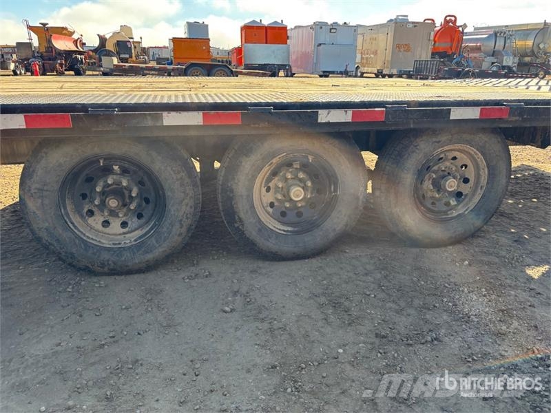 Southland 30 ft Tri/A Equipment Trailer Прицепы-Автовозы