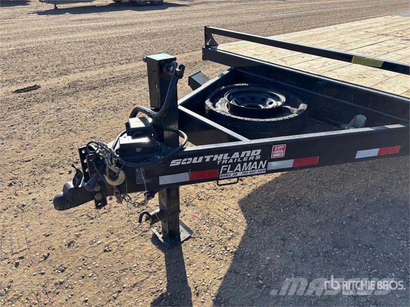 Southland 30 ft Tri/A Equipment Trailer Прицепы-Автовозы