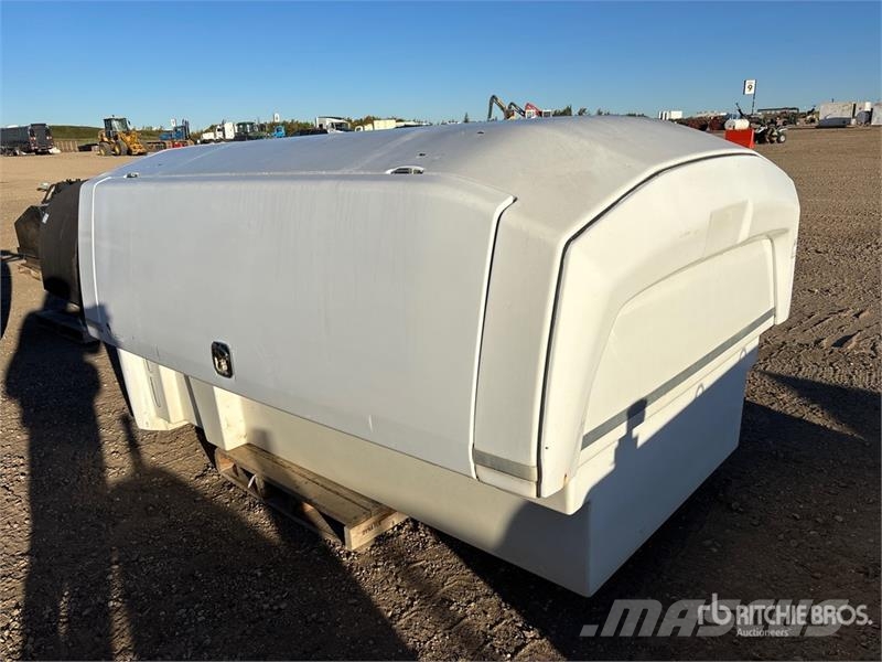 Space Cap 9 Ft Truck Cap Kabine i unutrašnjost