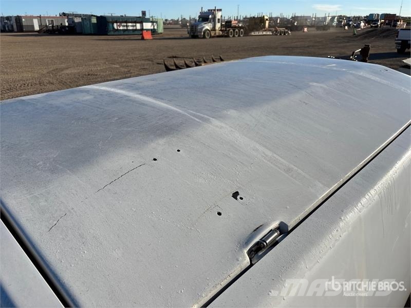 Space Cap 9 Ft Truck Cap Kabine i unutrašnjost