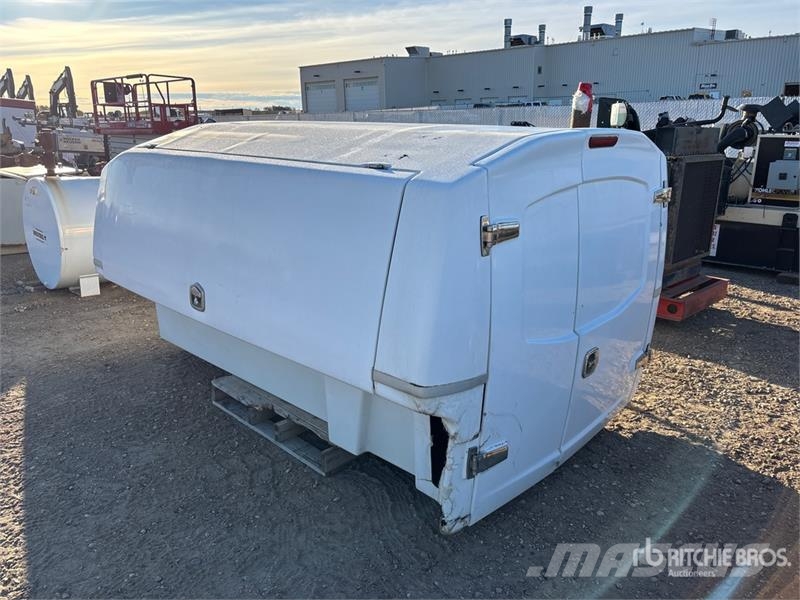 Space Cap 9 Ft Truck Cap Kabine i unutrašnjost