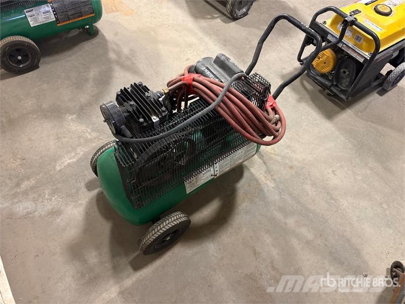  Speedaire 1NNF6 5.5 cfm Electric 20 gal Air Compre مكابس