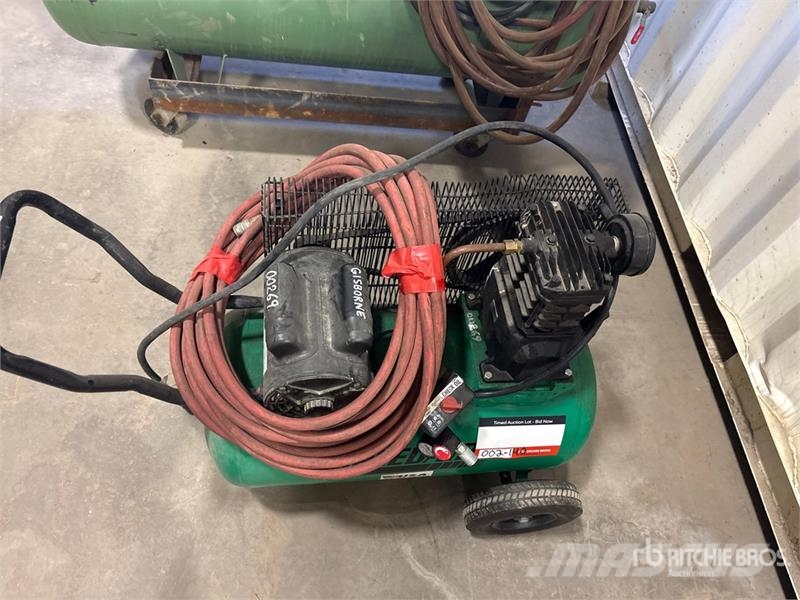  Speedaire 1NNF6 5.5 cfm Electric 20 gal Air Compre مكابس
