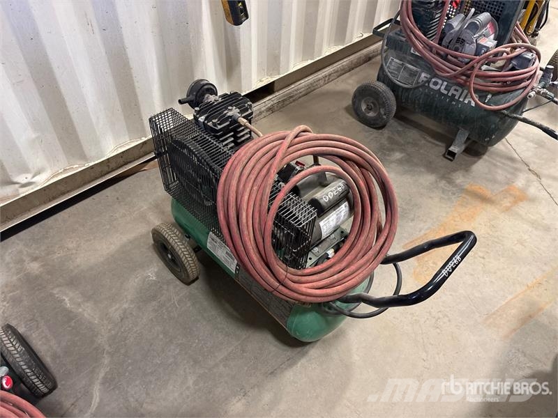  Speedaire 1NNF6C 5.5 cfm Mobile Electric 20 gal Ai مكابس