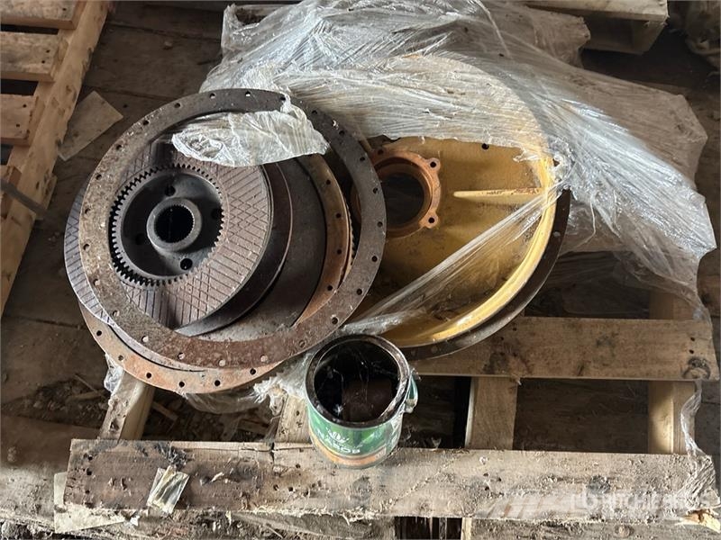  Spindle - Fits Cat 627F & 627G Scraper Ďalšie komponenty