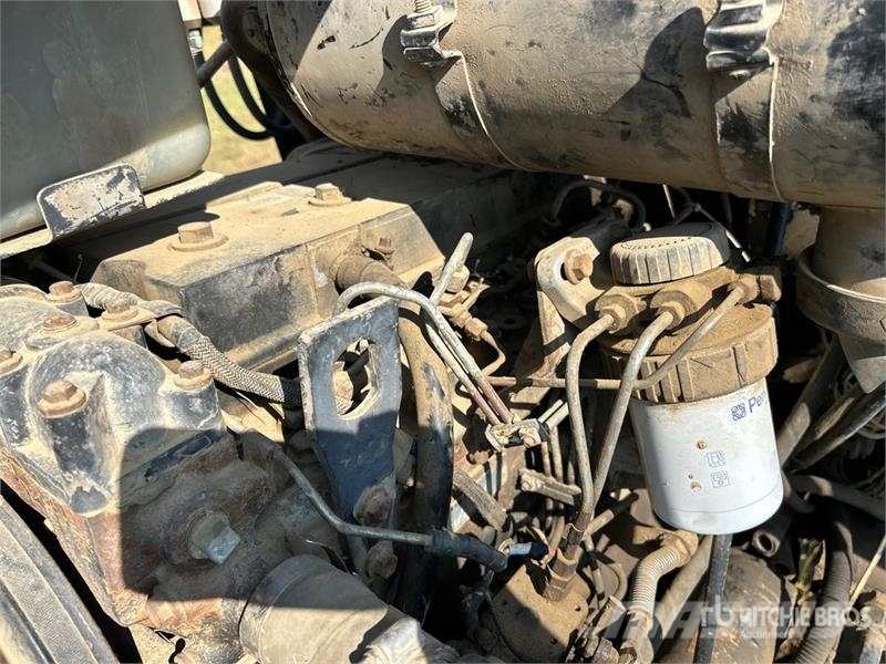 Spra-Coupe 3640 60 ft 4x2 High Clearance Self-Propelled Spray رشاشات ذاتية الحركة