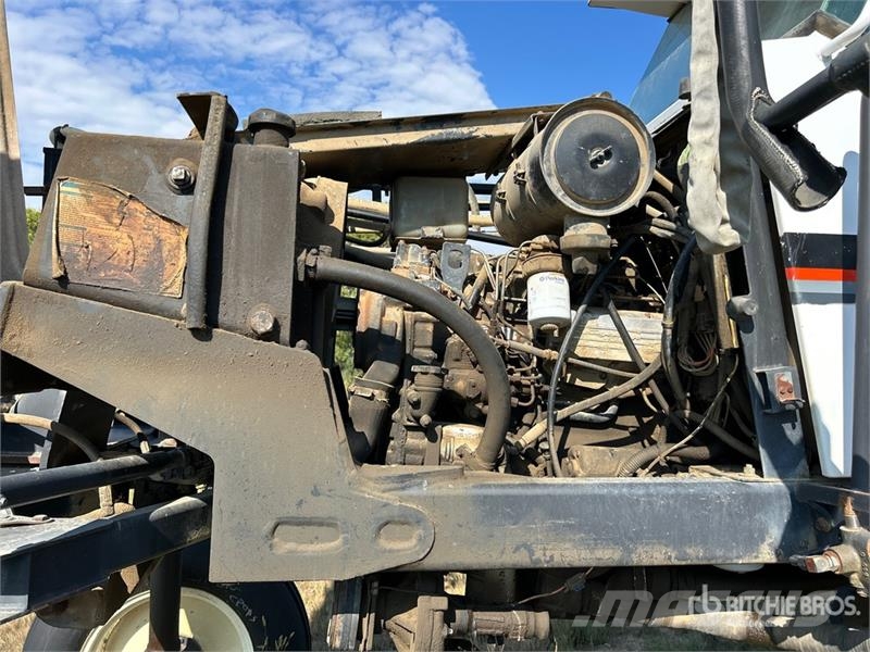 Spra-Coupe 3640 60 ft 4x2 High Clearance Self-Propelled Spray رشاشات ذاتية الحركة