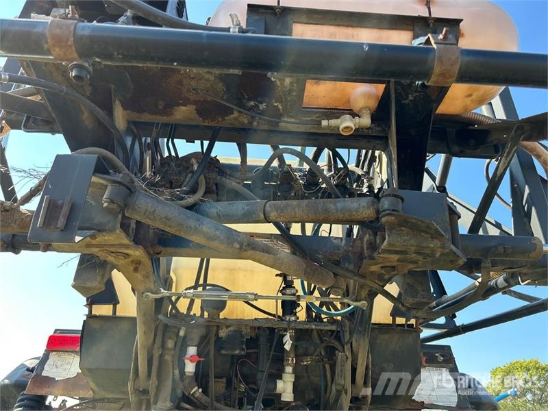 Spra-Coupe 3640 60 ft 4x2 High Clearance Self-Propelled Spray رشاشات ذاتية الحركة