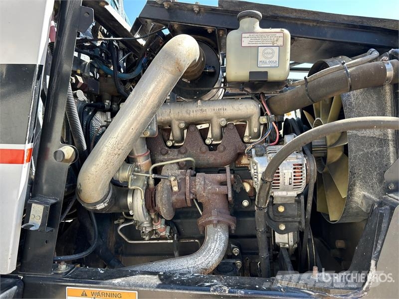 Spra-Coupe 4640 80 ft 4x2 Self-Propelled Sprayer رشاشات ذاتية الحركة