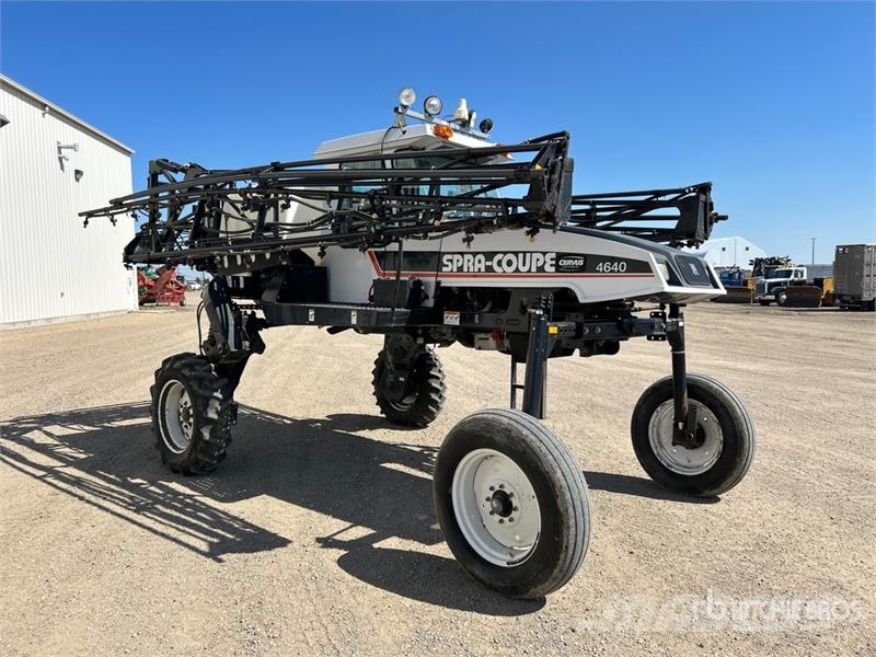 Spra-Coupe 4640 80 ft 4x2 Self-Propelled Sprayer رشاشات ذاتية الحركة