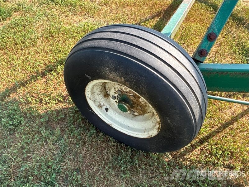 Spray-air 42-61 12 in x 61 ft Swing Grain Auger Viljan kuljettimet
