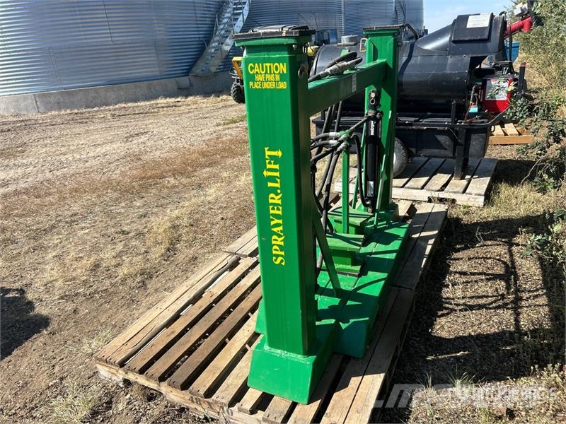 SprayerLift 35500 lb x 5 ft 4 in Hydraulic Sprayer ماكينات زراعية - غير ذلك