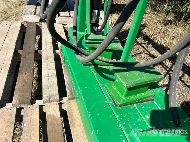 SprayerLift 35500 lb x 5 ft 4 in Hydraulic Sprayer ماكينات زراعية - غير ذلك