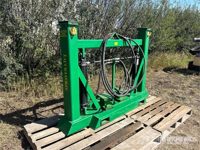 SprayerLift 35500 lb x 5 ft 4 in Hydraulic Sprayer ماكينات زراعية - غير ذلك